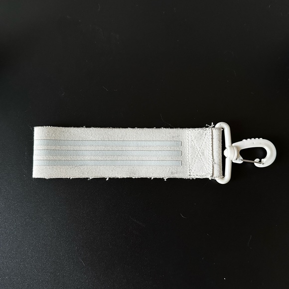 Beyonce Ivy Park key chain / shoe tag - Picture 2 of 3